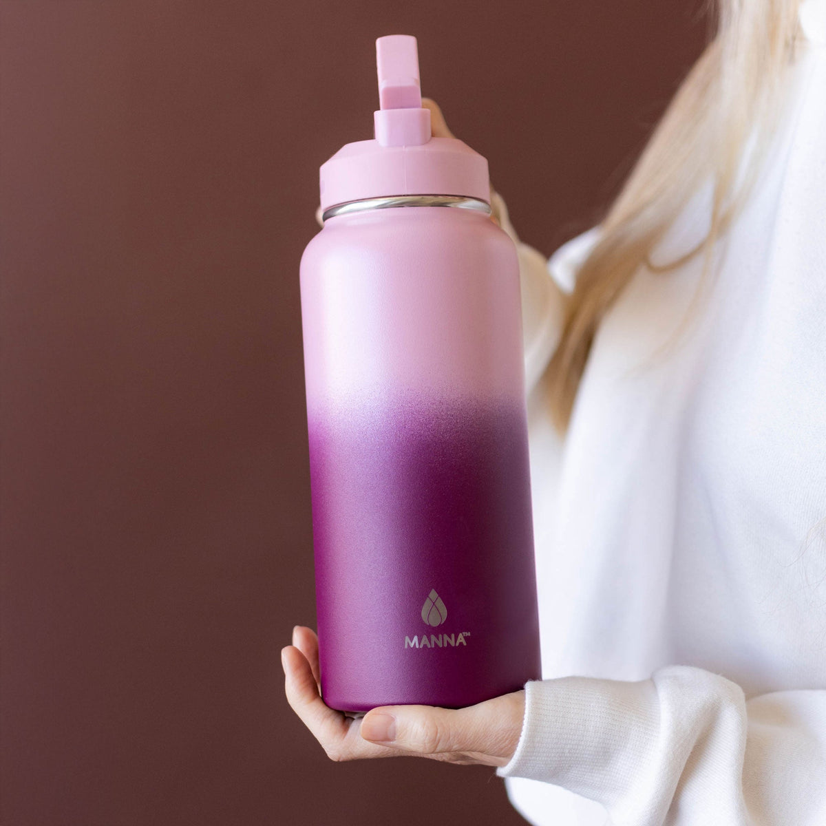 32-oz-powel-bottle-z5 32_Manna_Website_Lifestyles-2.jpg